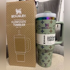 Stanley Flowstate Quencher Tumbler - Green with Multicolor Design